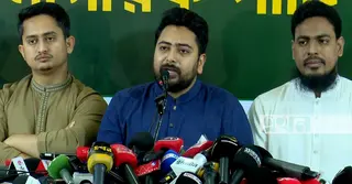 বর্তমান স্বরাষ্ট্রমন্ত্রীকে দায়িত্বে রেখে সমস্যার সমাধান সম্ভব নয়: নাহিদ